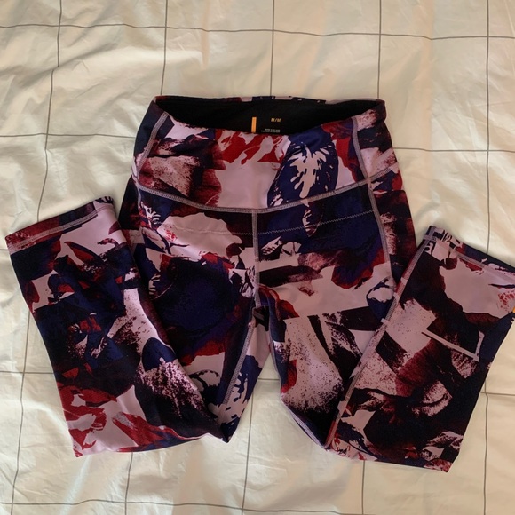 Lucy Pants - Lucy Performance Capri Leggings Bundle, 6 pairs. Size Med. Excellent condition!!